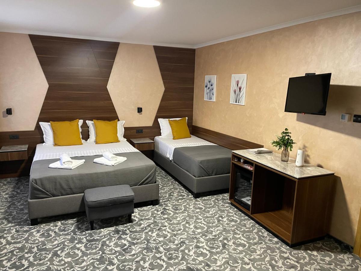 Grand Hotel&Restaurant Bačka Palanka 外观 照片